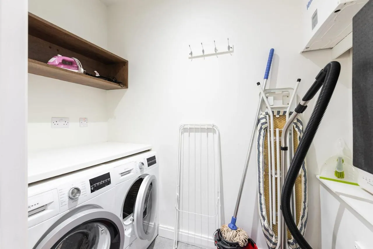 Fernbank One Apartment Dublin 0*,  Ireland