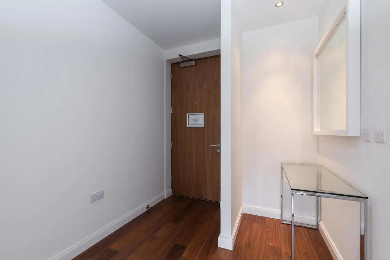 Fernbank One Apartment Dublin 0*,